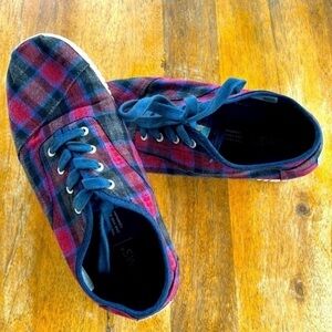 Toms Dark Red Blue Plaid Low Top Lace Up Platform - Women’s US 6.5